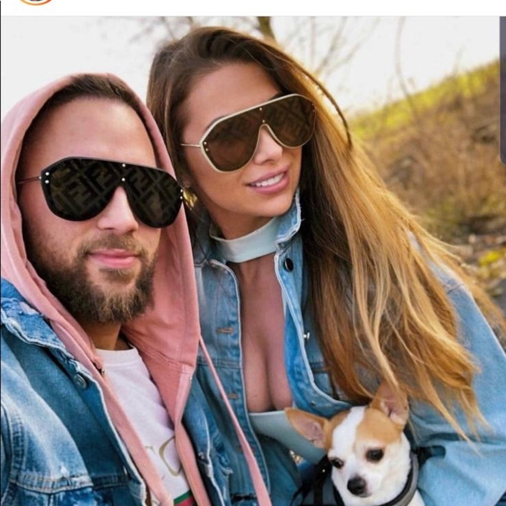 Meet your Posher, Ally